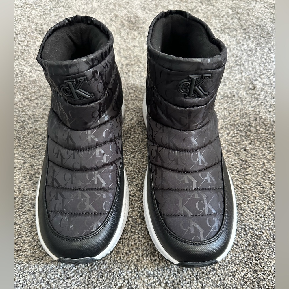 Calvin Klein Mhyla Ankle Boots Size 9 Pre-Loved Slip On Modern Bold Stylish